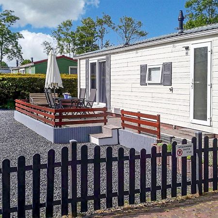 3 Bedroom Stunning Stacaravan In Tzummarum Экстерьер фото
