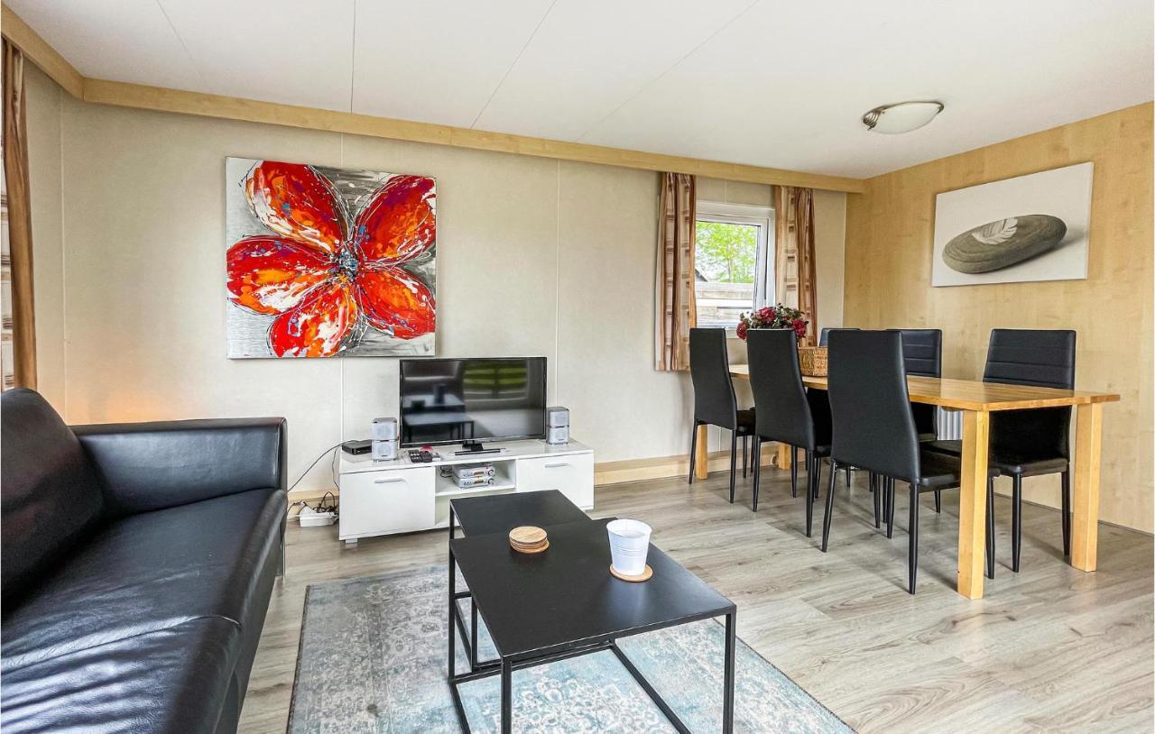3 Bedroom Stunning Stacaravan In Tzummarum Экстерьер фото